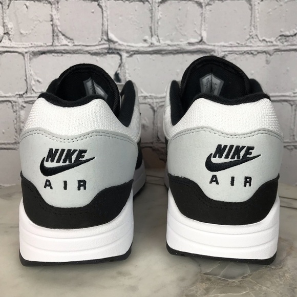 Nike Air Max 1 Men’s White Black Pure Platinum Sporty Style Sneaker Size 10 - Picture 7 of 12